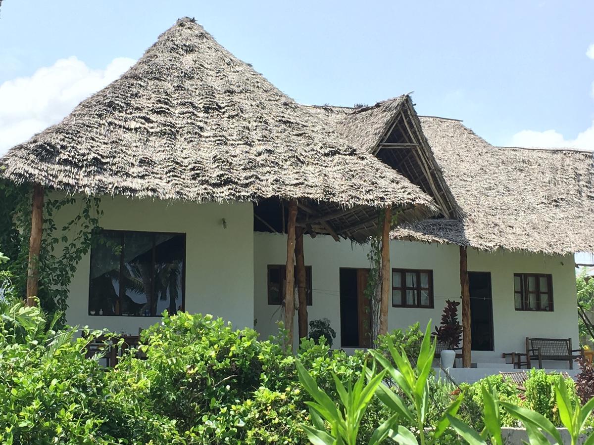 D&J Villa كيوينجوا المظهر الخارجي الصورة