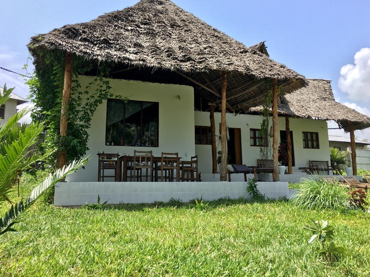 D&J Villa كيوينجوا المظهر الخارجي الصورة